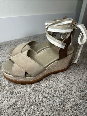 Like New Sorel Joanie Espadrille Sandals